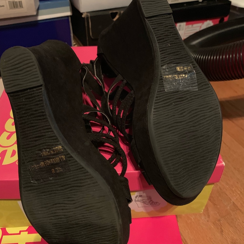 CHARLOTTE RUSSE LENA Wedges - Picture 3 of 4